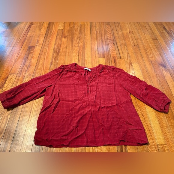 LOFT Tops - LOFT Burgundy Textured Blouse